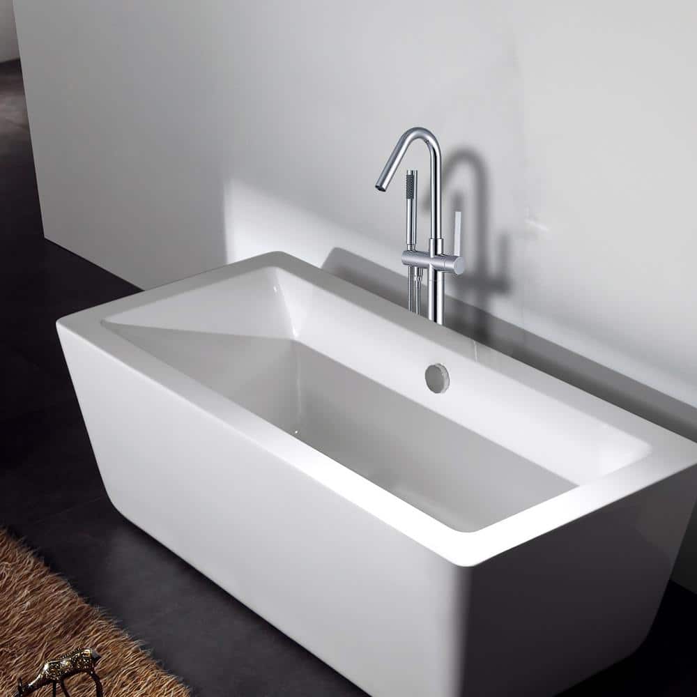 Single-Handle Freestanding Tub Faucet In Chrome