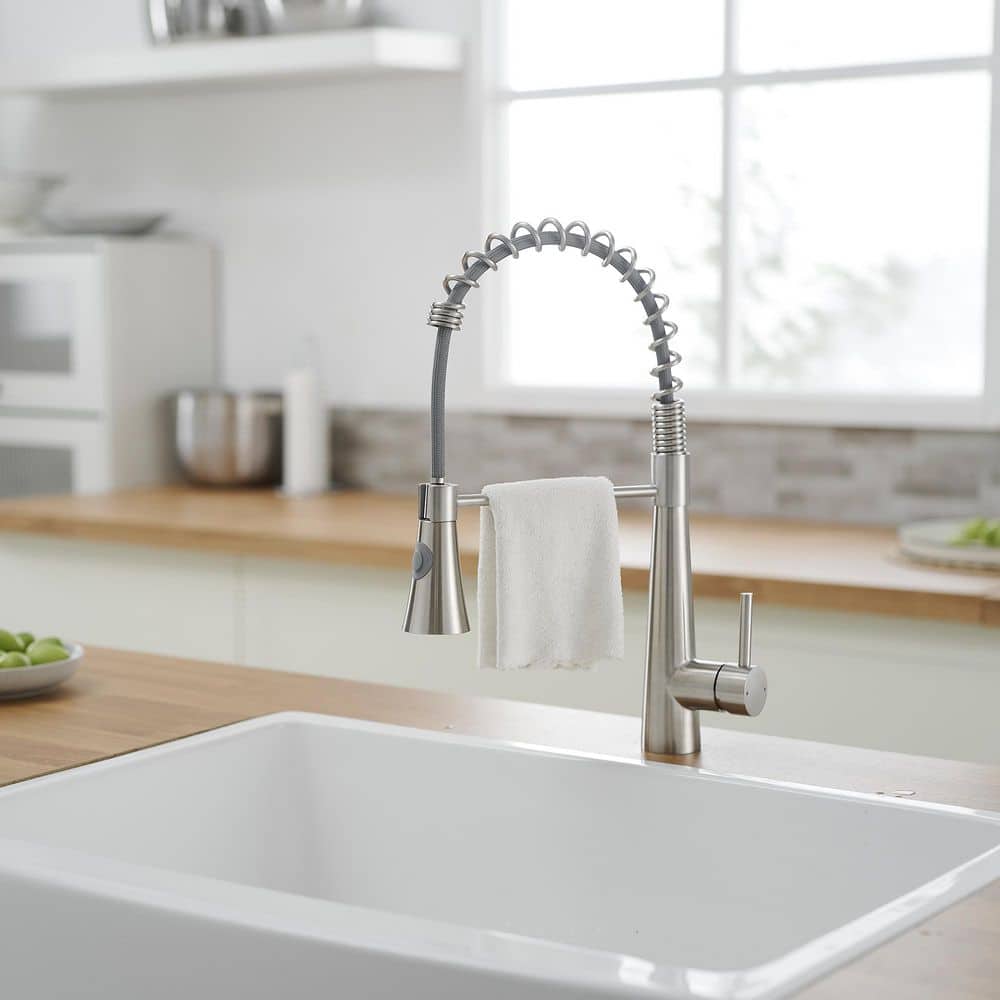  Single Handle Pull Down Sprayer Kitchen Faucet 15.2 In. 360 ° Spout Swivel Stainless Steel Taps In Brushed Nickel