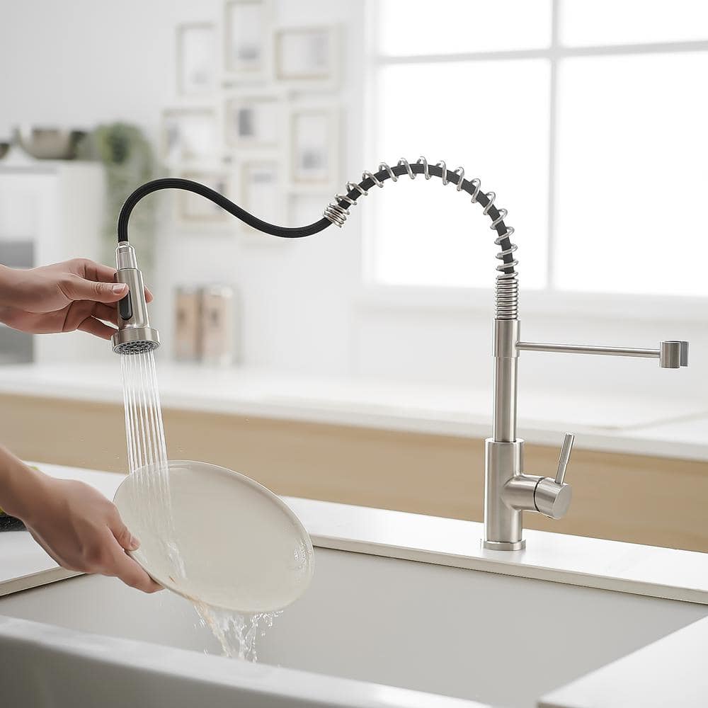  Single Handle Pull Out Sprayer Kitchen Faucet In